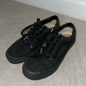 Vans Old Skool Skate Shoe - Black Monochrome size 6 in women’s / 4.5 in mens.